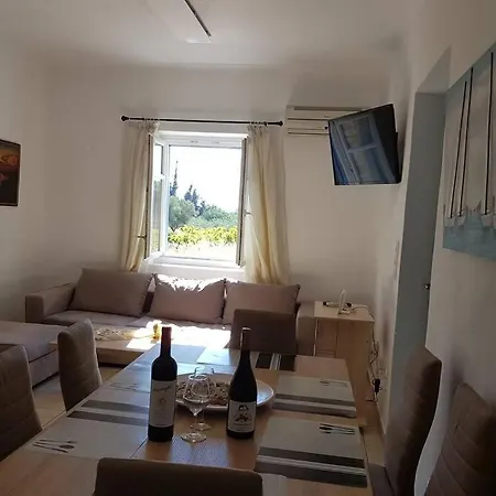 Kaniaris Páros